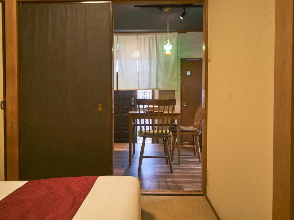 Kagurazaka Retro Bar & Hotel Токио Екстериор снимка
