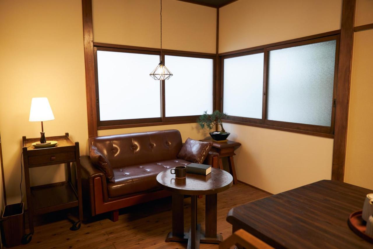 Kagurazaka Retro Bar & Hotel Токио Екстериор снимка