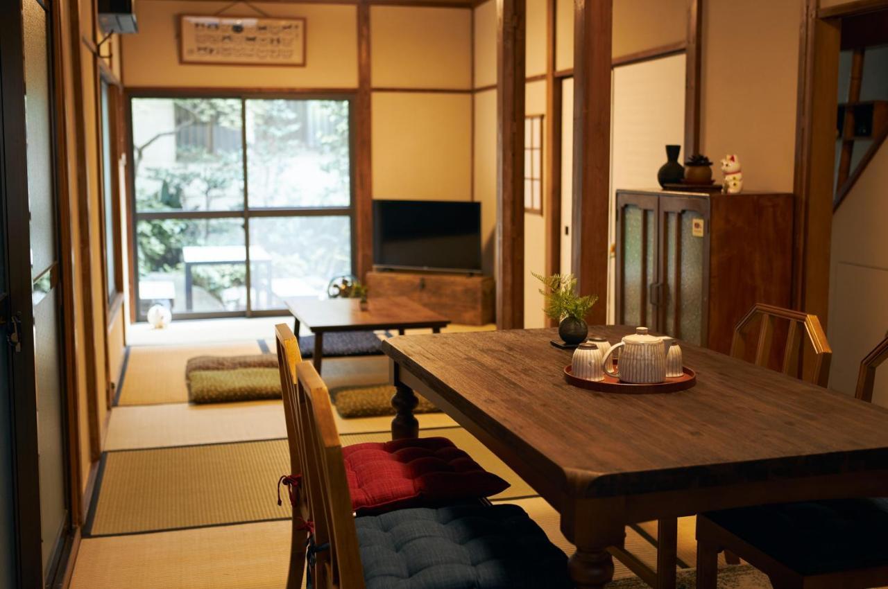 Kagurazaka Retro Bar & Hotel Токио Екстериор снимка