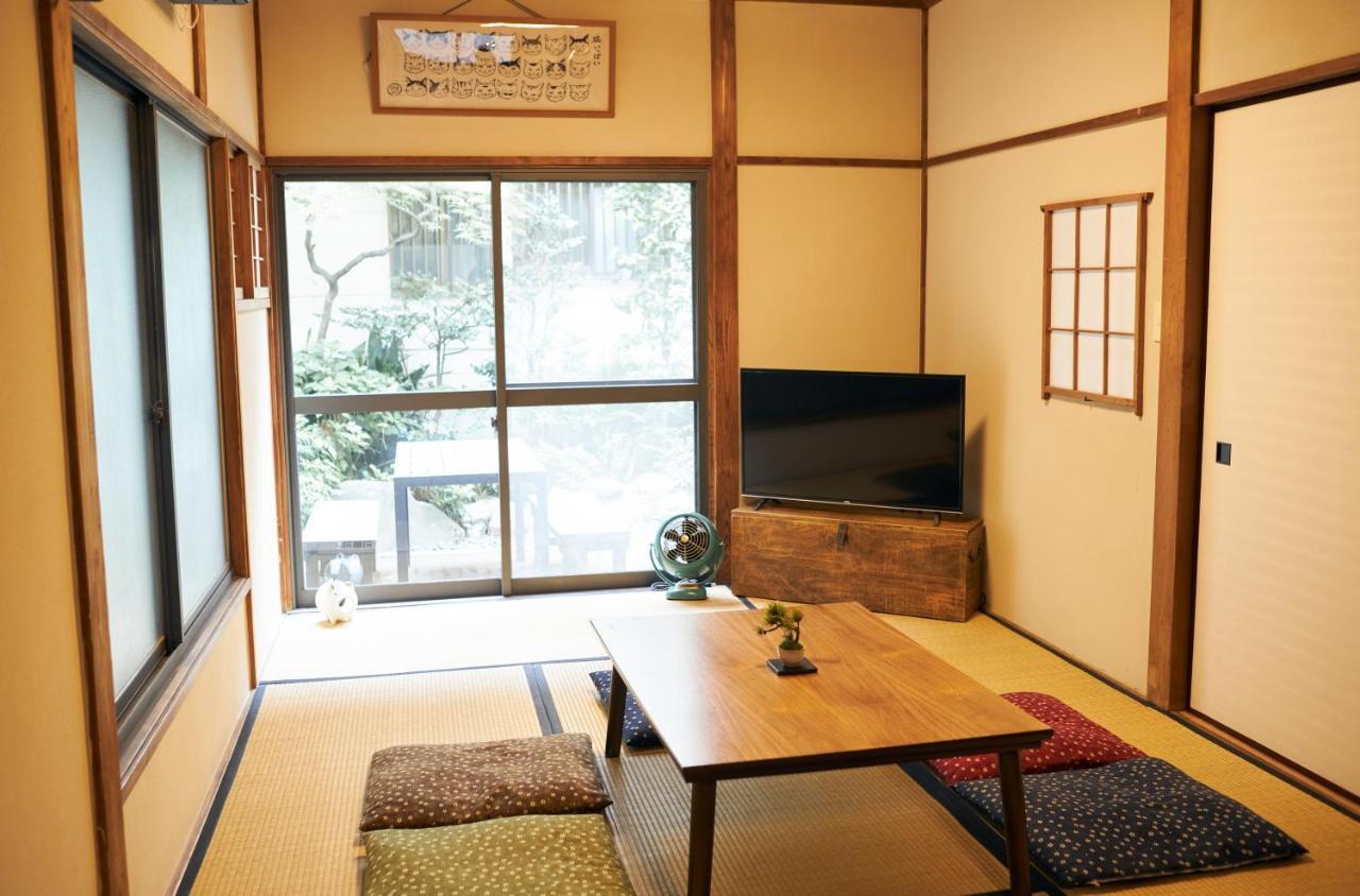 Kagurazaka Retro Bar & Hotel Токио Екстериор снимка