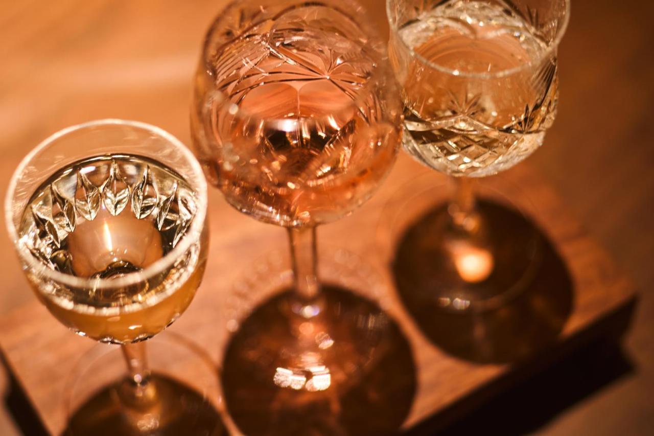 Kagurazaka Retro Bar & Hotel Токио Екстериор снимка