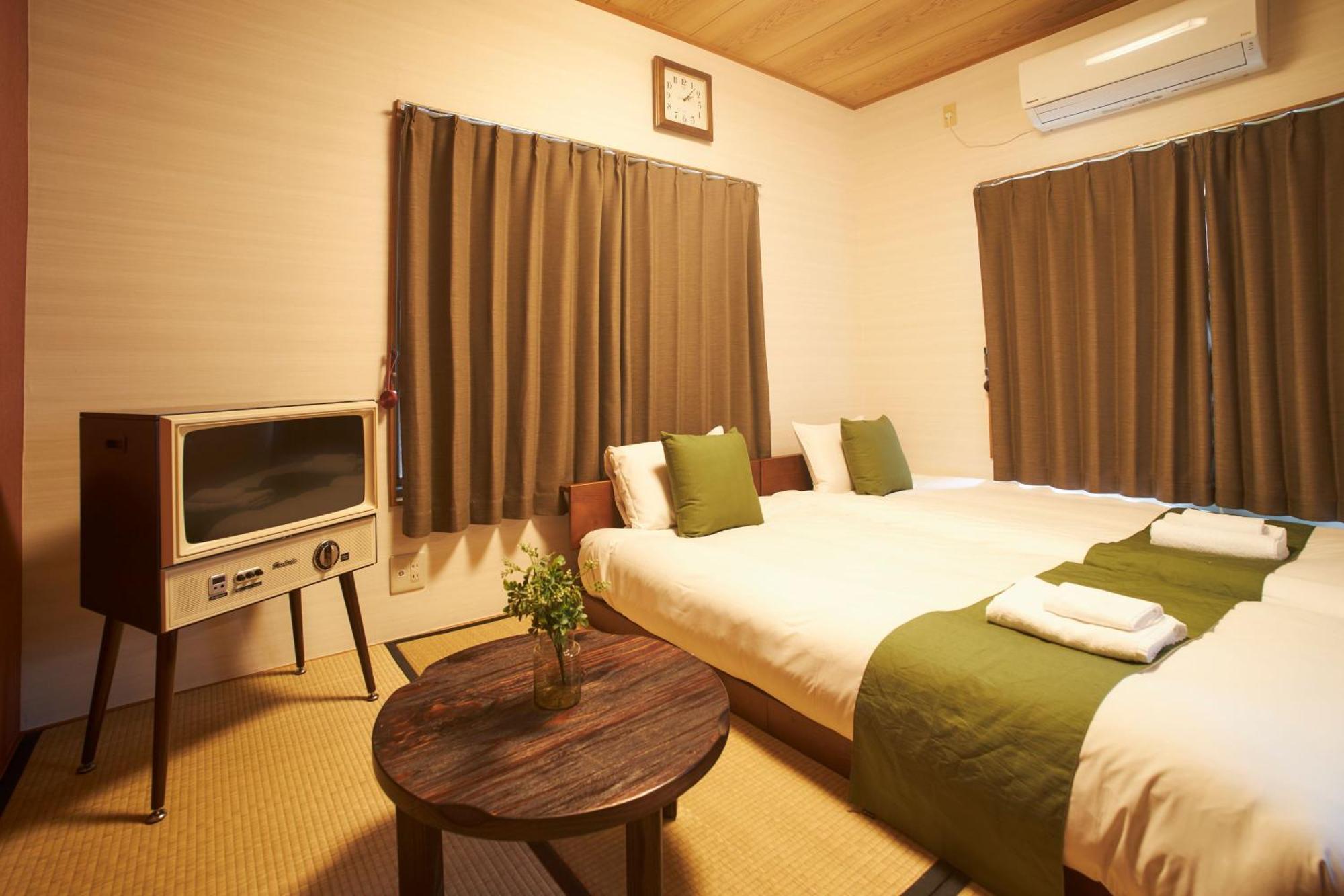 Kagurazaka Retro Bar & Hotel Токио Екстериор снимка