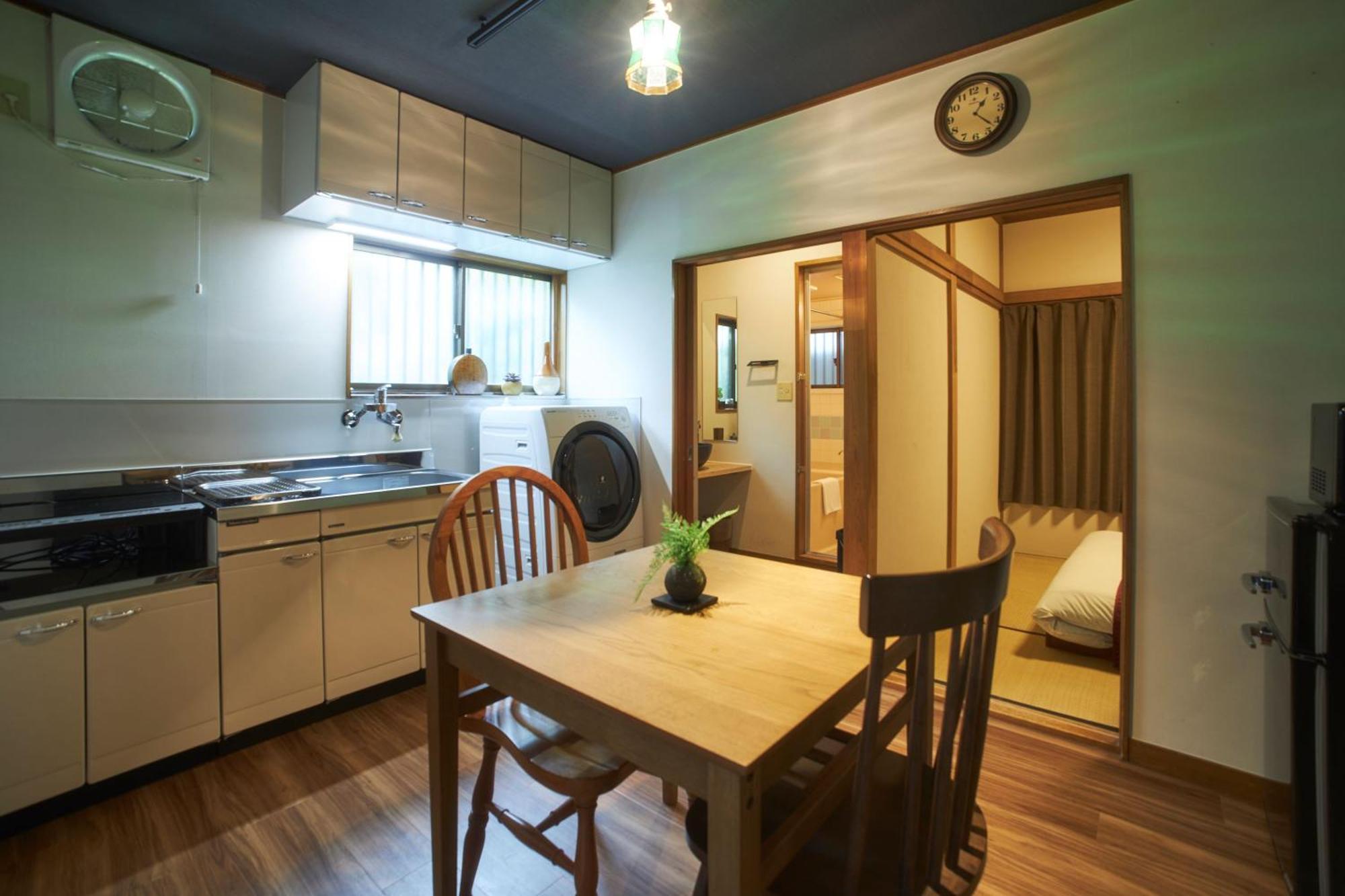 Kagurazaka Retro Bar & Hotel Токио Екстериор снимка